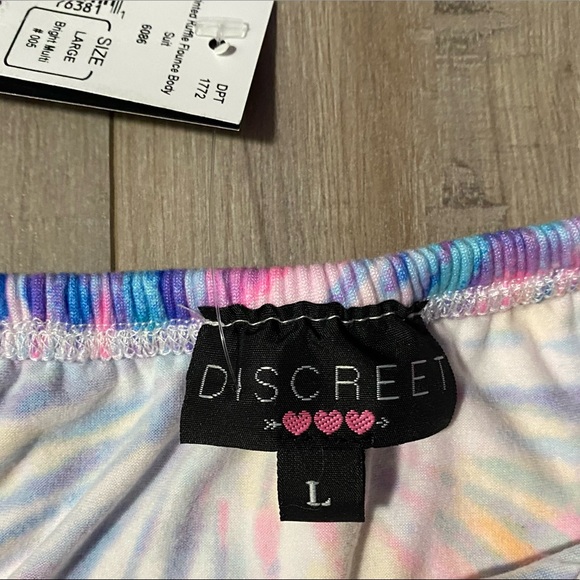 NWT- DISCREET PRINTED RUFFLE FLOUNCE BODY SUIT 💕 - Picture 5 of 5